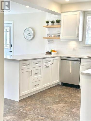 225 Clifton Street, Kawartha Lakes (Fenelon Falls), ON - Indoor Photo Showing Kitchen