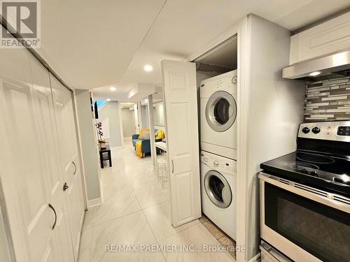 399 Oakwood Avenue, Toronto C03, ON - Indoor Photo Showing Laundry Room