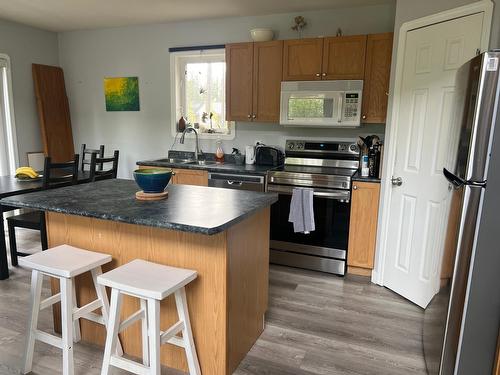 202 Forest Crowne Close, Kimberley, BC - Indoor Photo Showing Kitchen With Double Sink