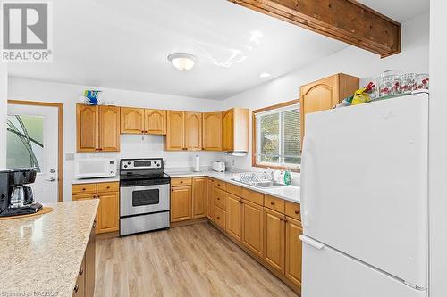 639 Bruce Rd 13, Saugeen Indian Reserve 29, ON - Indoor Photo Showing Kitchen