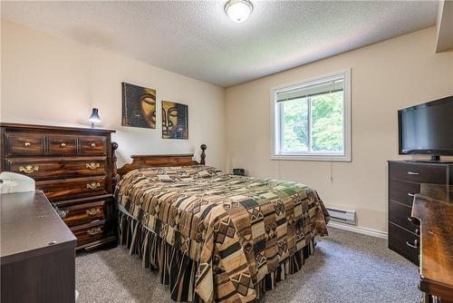 4434 Leader Lane, Niagara Falls, ON - Indoor Photo Showing Bedroom