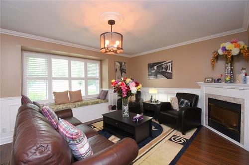 5318 Jepson Street, Niagara Falls, ON - Indoor Photo Showing Living Room With Fireplace