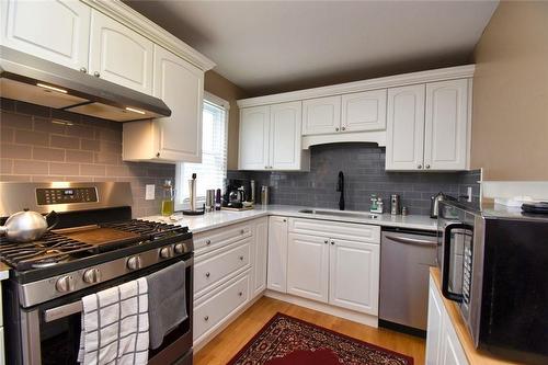 5318 Jepson Street, Niagara Falls, ON - Indoor Photo Showing Kitchen