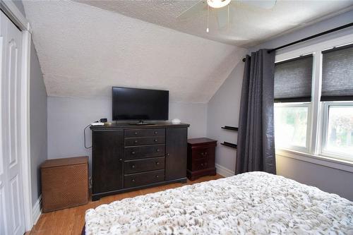 5318 Jepson Street, Niagara Falls, ON - Indoor Photo Showing Bedroom