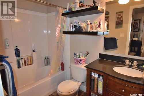 307 15Th Street W, Prince Albert, SK - Indoor Photo Showing Bathroom