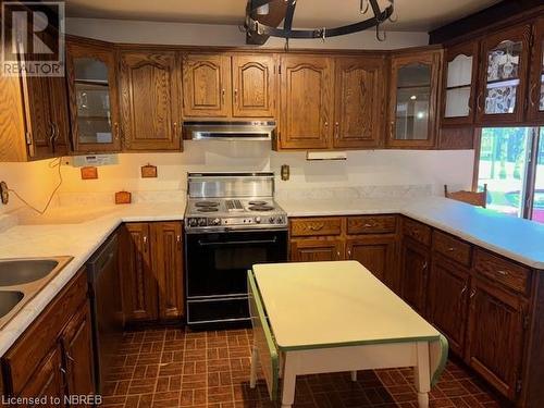 750 Hwy 94, Corbeil, ON - Indoor Photo Showing Kitchen