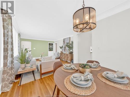 915 Villaire, Windsor, ON - Indoor Photo Showing Dining Room