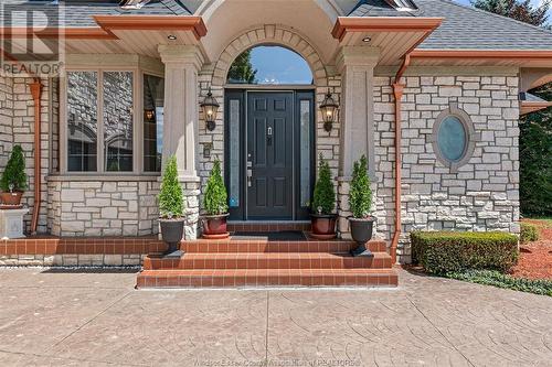 490 Shoreview, Windsor, ON - Outdoor