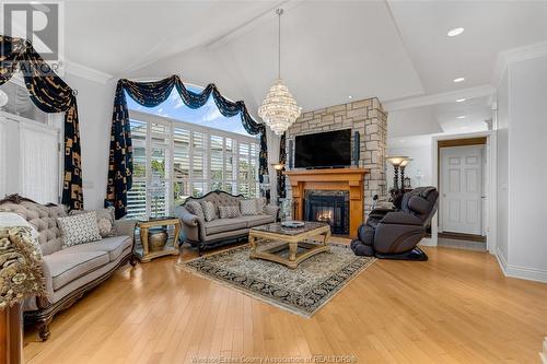 490 Shoreview, Windsor, ON - Indoor Photo Showing Living Room With Fireplace