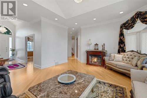 490 Shoreview, Windsor, ON - Indoor Photo Showing Living Room With Fireplace