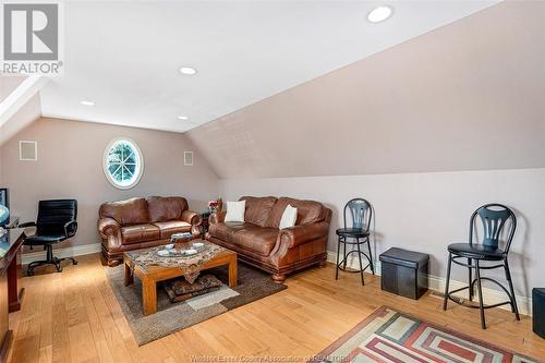 490 Shoreview, Windsor, ON - Indoor Photo Showing Living Room
