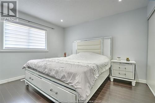 1000 Peach Blossom Crescent, Windsor, ON - Indoor Photo Showing Bedroom