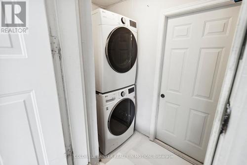 3262 Redpath Circle, Mississauga, ON - Indoor Photo Showing Laundry Room