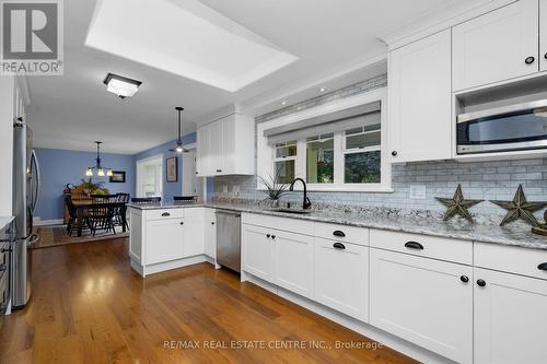 16664 Mississauga Road, Caledon, ON - Indoor Photo Showing Kitchen With Upgraded Kitchen