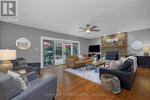 16664 Mississauga Road, Caledon, ON - Indoor Photo Showing Living Room With Fireplace