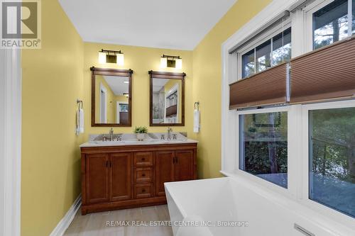 16664 Mississauga Road, Caledon, ON - Indoor Photo Showing Bathroom