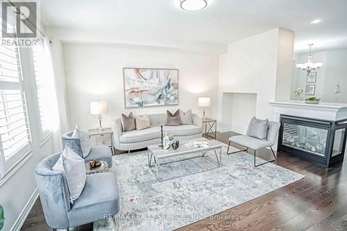 3102 Gladeside Avenue, Oakville, ON - Indoor Photo Showing Living Room With Fireplace