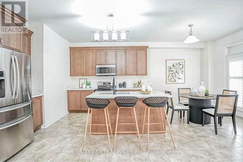 3102 Gladeside Avenue, Oakville, ON - Indoor Photo Showing Kitchen With Upgraded Kitchen