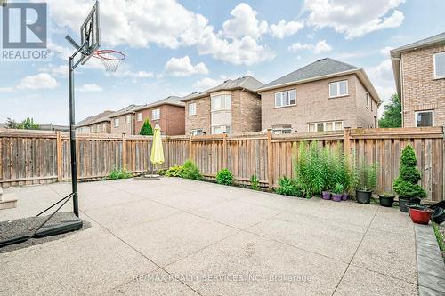 3102 Gladeside Avenue, Oakville, ON - Outdoor