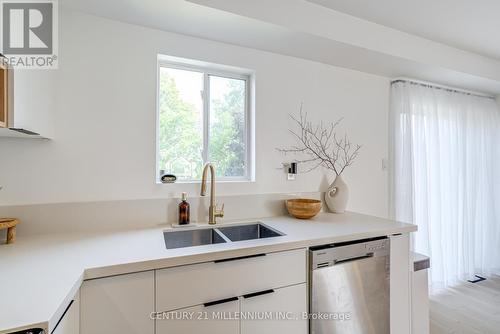 57 Melissa Court, Brampton, ON - Indoor Photo Showing Kitchen With Double Sink