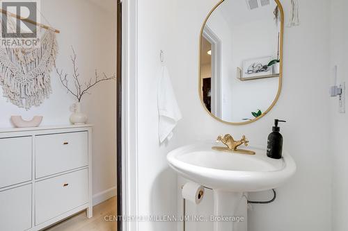 57 Melissa Court, Brampton, ON - Indoor Photo Showing Bathroom