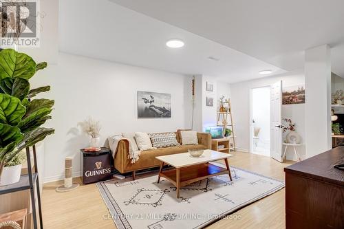 57 Melissa Court, Brampton, ON - Indoor Photo Showing Living Room