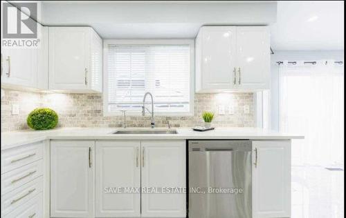 52 Tideland Drive, Brampton, ON - Indoor Photo Showing Kitchen