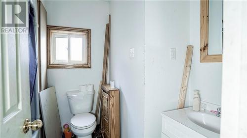 357 Montague Avenue, Sudbury, ON - Indoor Photo Showing Bathroom