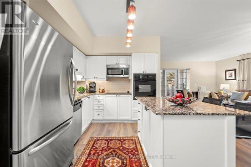 114 - 830 Scollard Court, Mississauga, ON - Indoor Photo Showing Kitchen With Upgraded Kitchen