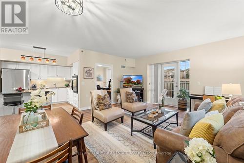 114 - 830 Scollard Court, Mississauga, ON - Indoor Photo Showing Living Room