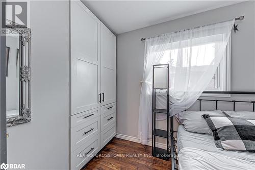 2263 25Th Side Road, Innisfil (Alcona), ON - Indoor Photo Showing Bedroom