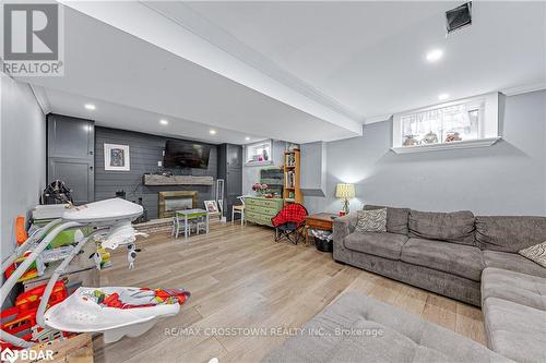 2263 25Th Side Road, Innisfil, ON - Indoor