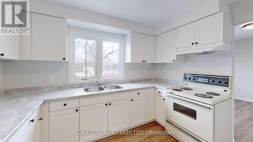 40 Ash Street, Uxbridge, ON - Indoor Photo Showing Kitchen With Double Sink