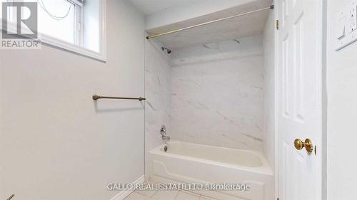 40 Ash Street, Uxbridge, ON - Indoor Photo Showing Bathroom