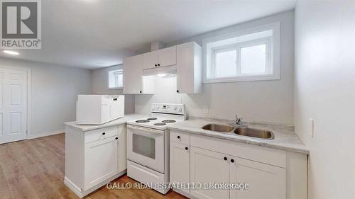 40 Ash Street, Uxbridge, ON - Indoor Photo Showing Kitchen With Double Sink