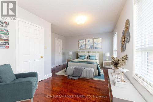 98 Starhill Crescent, Brampton, ON - Indoor Photo Showing Bedroom