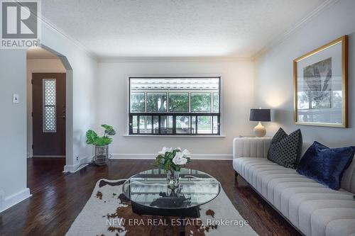 61 Nordin Avenue, Toronto W08, ON - Indoor Photo Showing Living Room