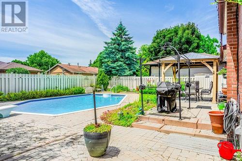 9 Cumbrian Court, Brampton, ON - Outdoor With In Ground Pool With Backyard