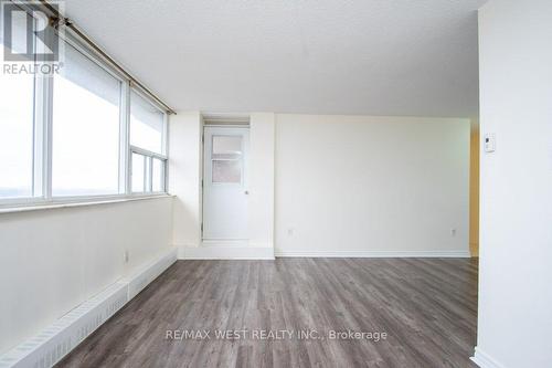 1001 - 3501 Glen Erin Drive, Mississauga, ON - Indoor Photo Showing Other Room