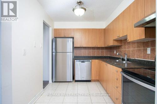 1001 - 3501 Glen Erin Drive, Mississauga, ON - Indoor Photo Showing Kitchen With Stainless Steel Kitchen With Double Sink