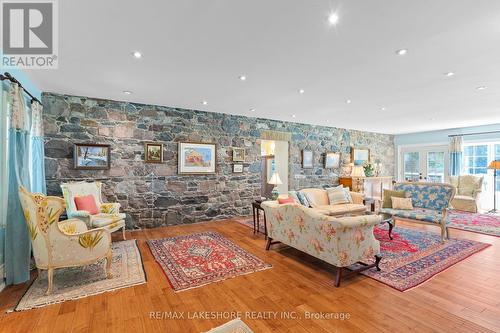 212 Clouston Road, Alnwick/Haldimand, ON - Indoor Photo Showing Living Room