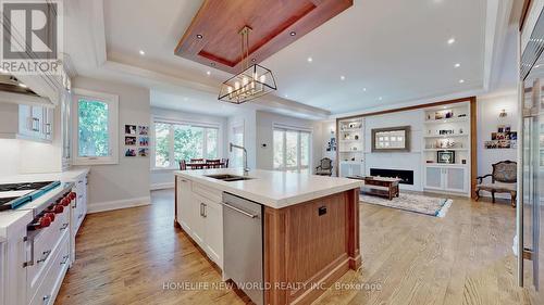302 Johnston Ave Avenue N, Toronto C07, ON - Indoor Photo Showing Kitchen With Double Sink With Upgraded Kitchen