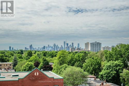910 - 398 Eglinton Avenue E, Toronto, ON - Outdoor With View