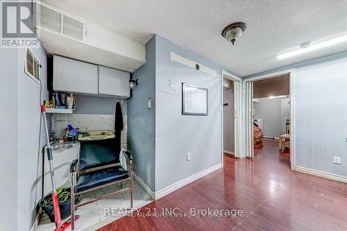 19 Warner Ave Avenue E, Toronto C13, ON - Indoor Photo Showing Other Room
