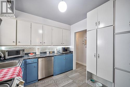 313 Patricia Avenue, Toronto (Newtonbrook West), ON - Indoor Photo Showing Kitchen