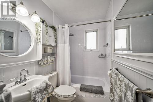 313 Patricia Avenue, Toronto (Newtonbrook West), ON - Indoor Photo Showing Bathroom