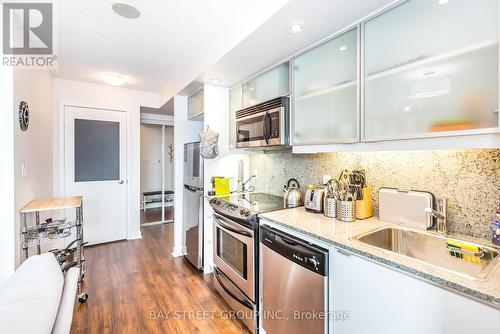 3811 - 25 Telegram Mews, Toronto, ON - Indoor Photo Showing Kitchen With Upgraded Kitchen