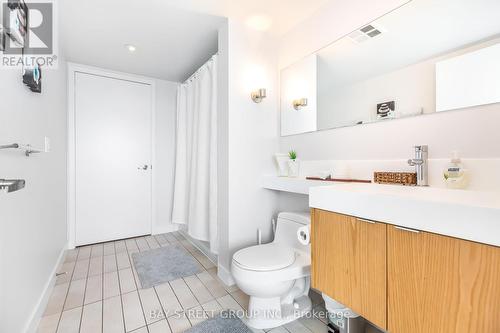 3811 - 25 Telegram Mews, Toronto, ON - Indoor Photo Showing Bathroom