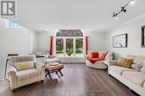 307 Frances Street, Central Elgin (Port Stanley), ON - Indoor Photo Showing Living Room