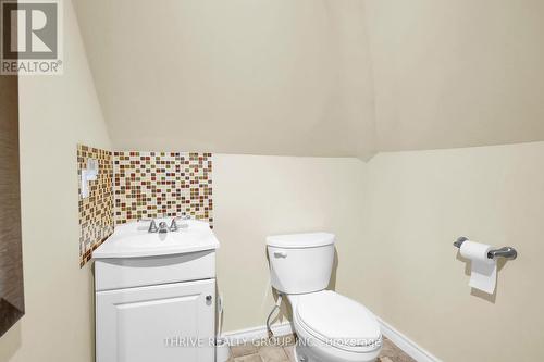 10622 Sunset Road, Southwold (Talbotville), ON - Indoor Photo Showing Bathroom